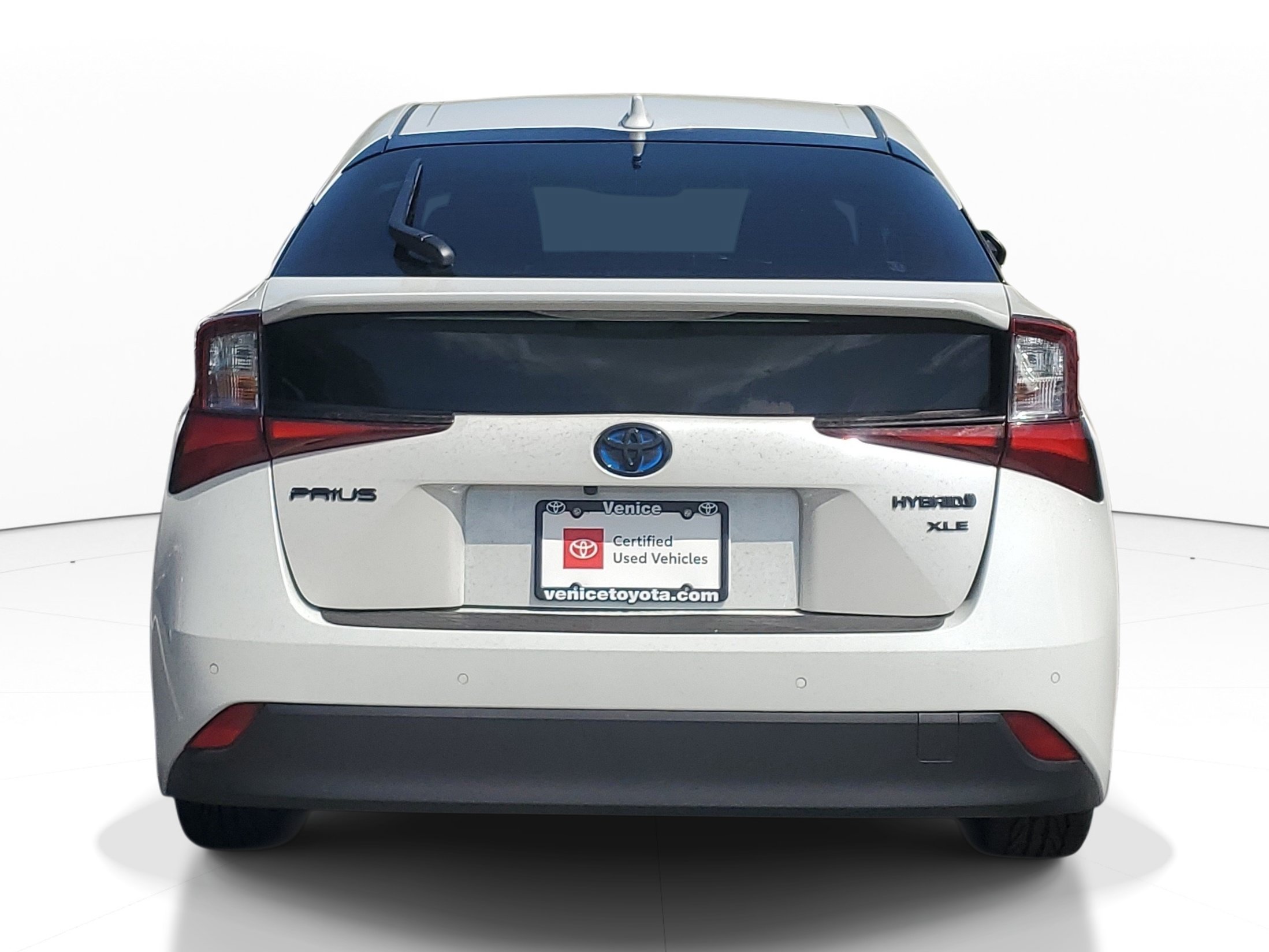 Certified 2021 Toyota Prius FWD image 9