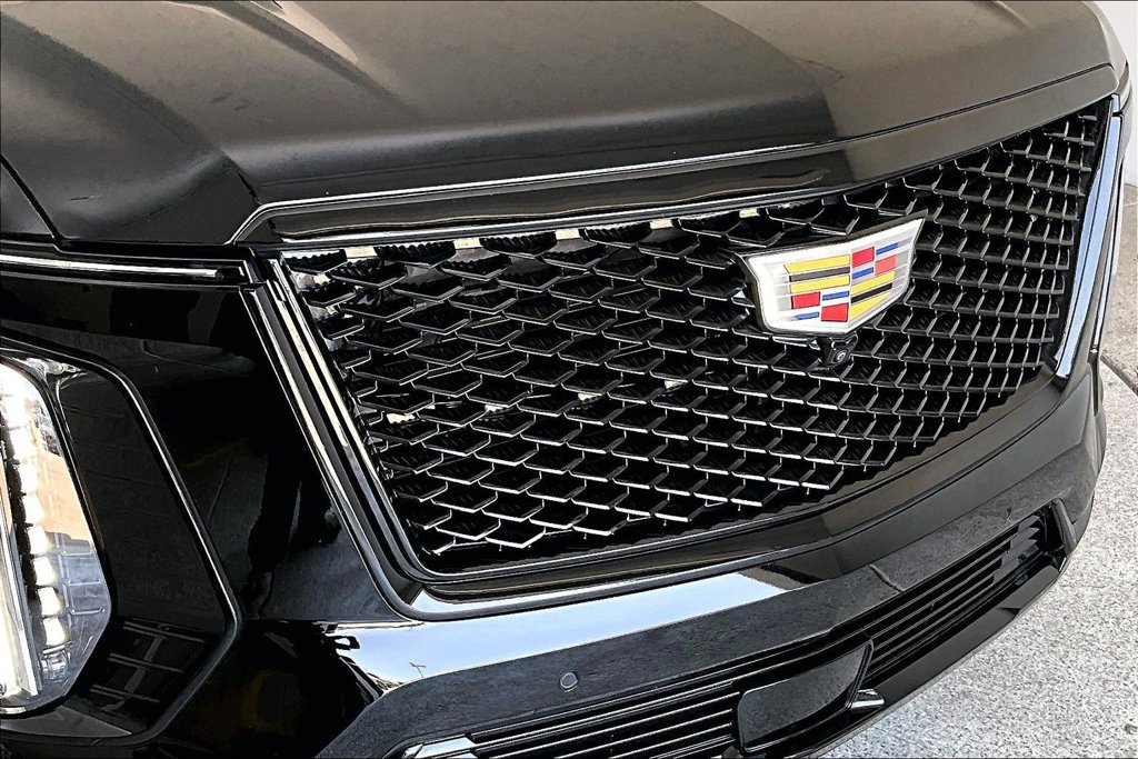 Used 2026 Cadillac Escalade Platinum Sport w/ LPO, Floor Liner Package AWD/4WD image 38