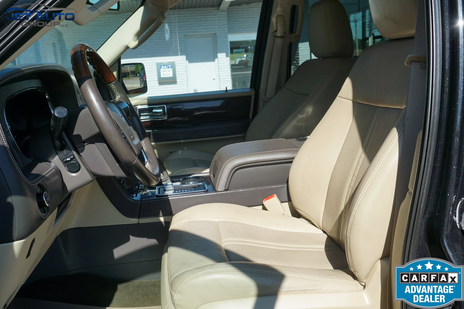 Used 2015 Lincoln Navigator 4WD w/ Equipment Group 101A Reserve image 30