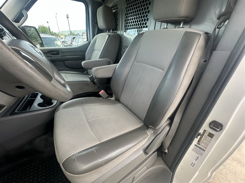 Used 2014 Nissan NV 2500 S w/ Side & Curtain Airbag Package RWD image 4