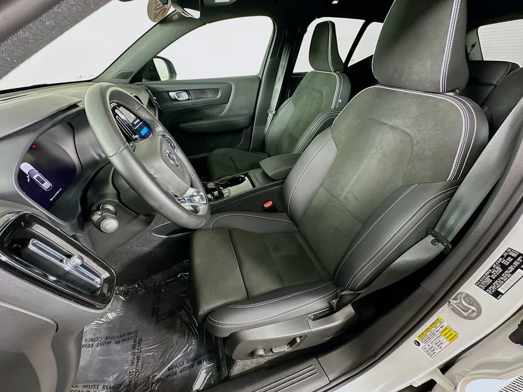 Used 2023 Volvo XC40 Recharge Plus AWD/4WD image 26