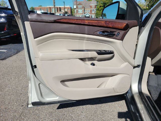Used 2016 Cadillac SRX Luxury w/ Driver Awareness Package FWD image 22