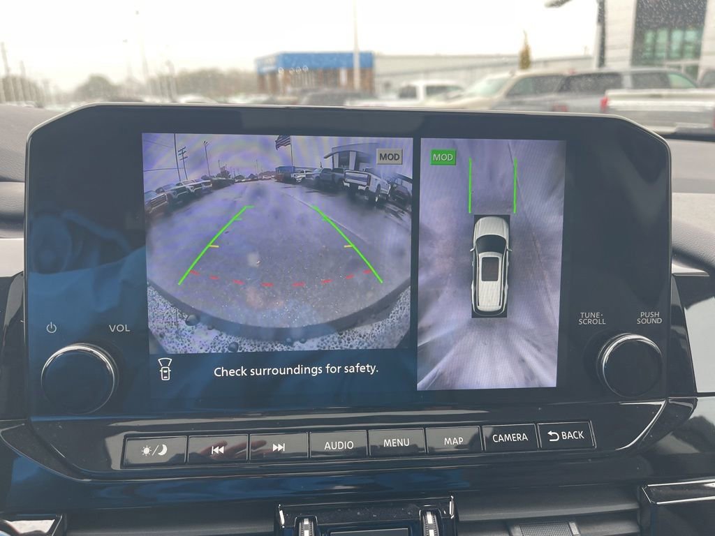 Used 2024 Nissan Pathfinder Platinum w/ Black Appearance Package image 24