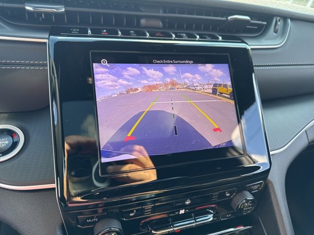 New 2025 Jeep Grand Cherokee Altitude image 18