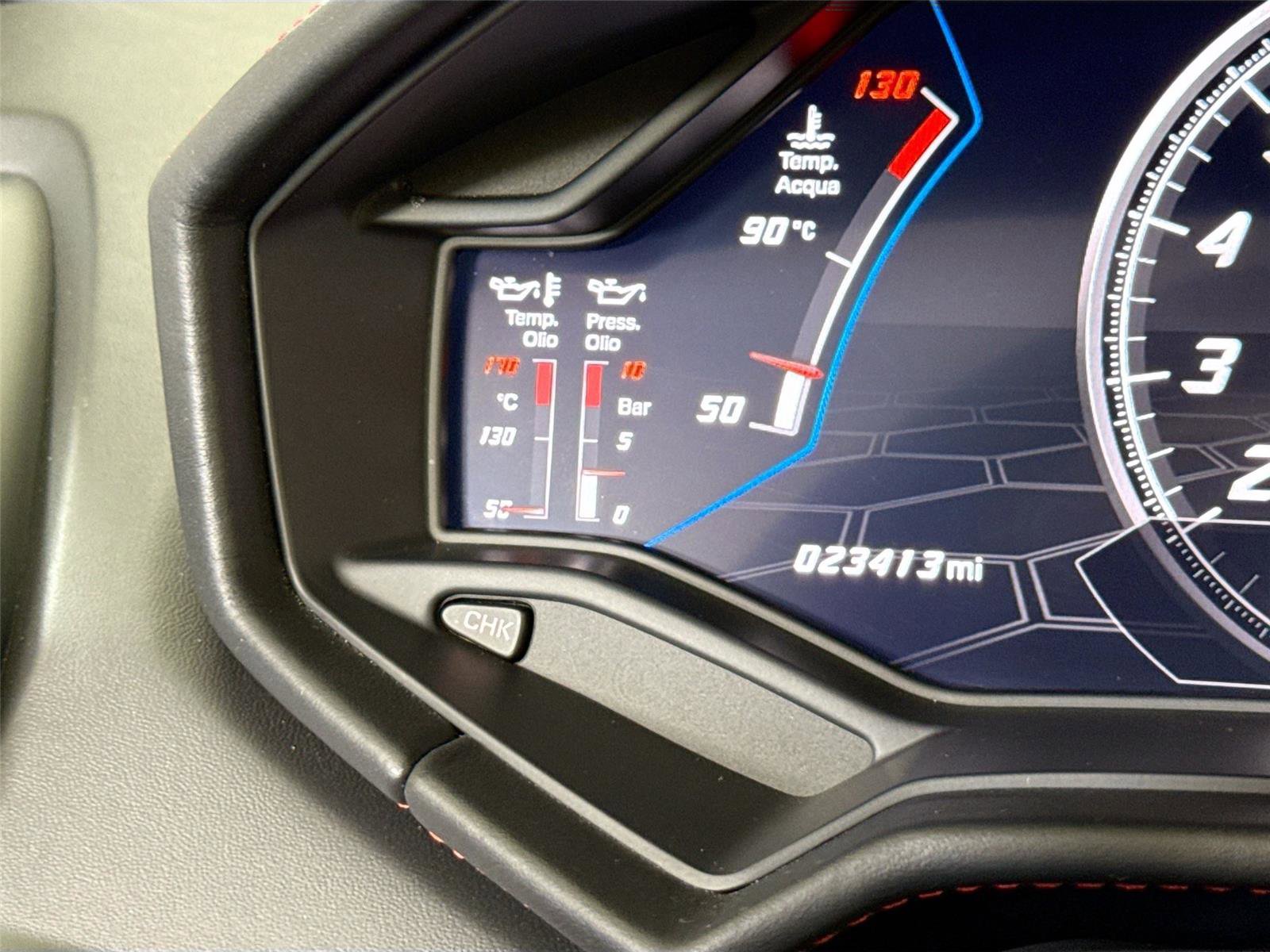 Used 2021 Lamborghini Huracan EVO image 18