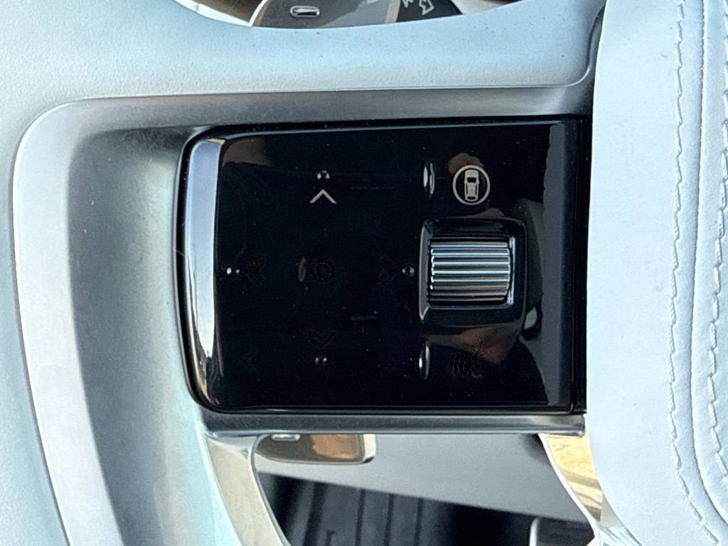 New 2025 Land Rover Range Rover SV image 35