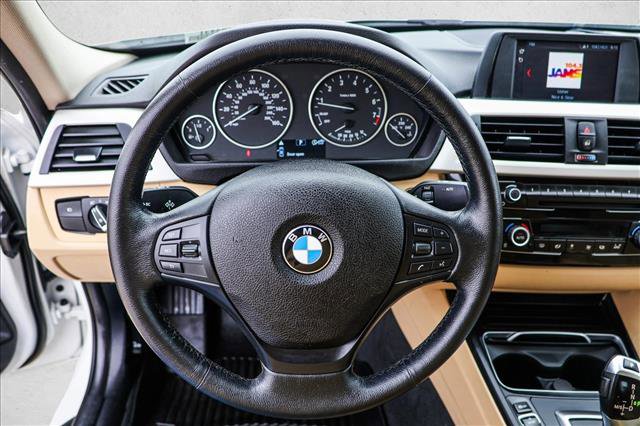 Used 2018 BMW 320i xDrive Sedan image 12