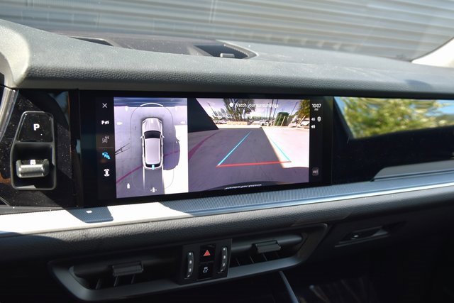 Certified 2025 Porsche Cayenne image 32