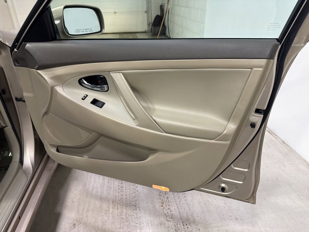 Used 2009 Toyota Camry Hybrid image 39