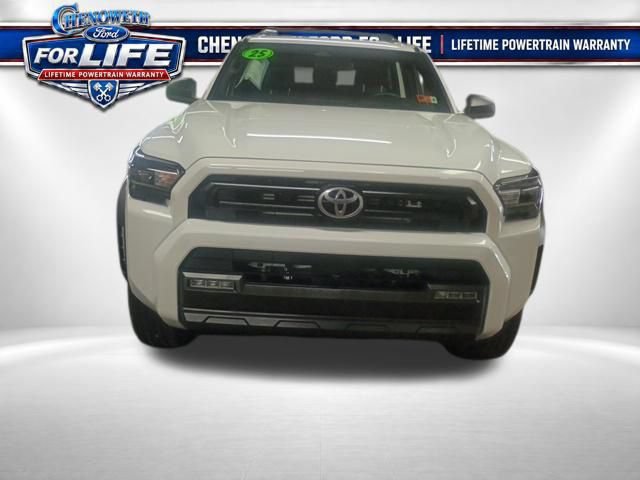 Used 2025 Toyota 4Runner SR5 AWD/4WD image 6