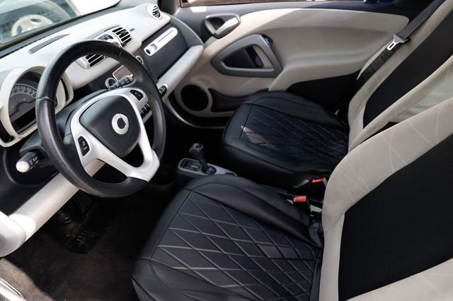 Used 2013 smart fortwo passion w/ Cruise Control Pkg image 6
