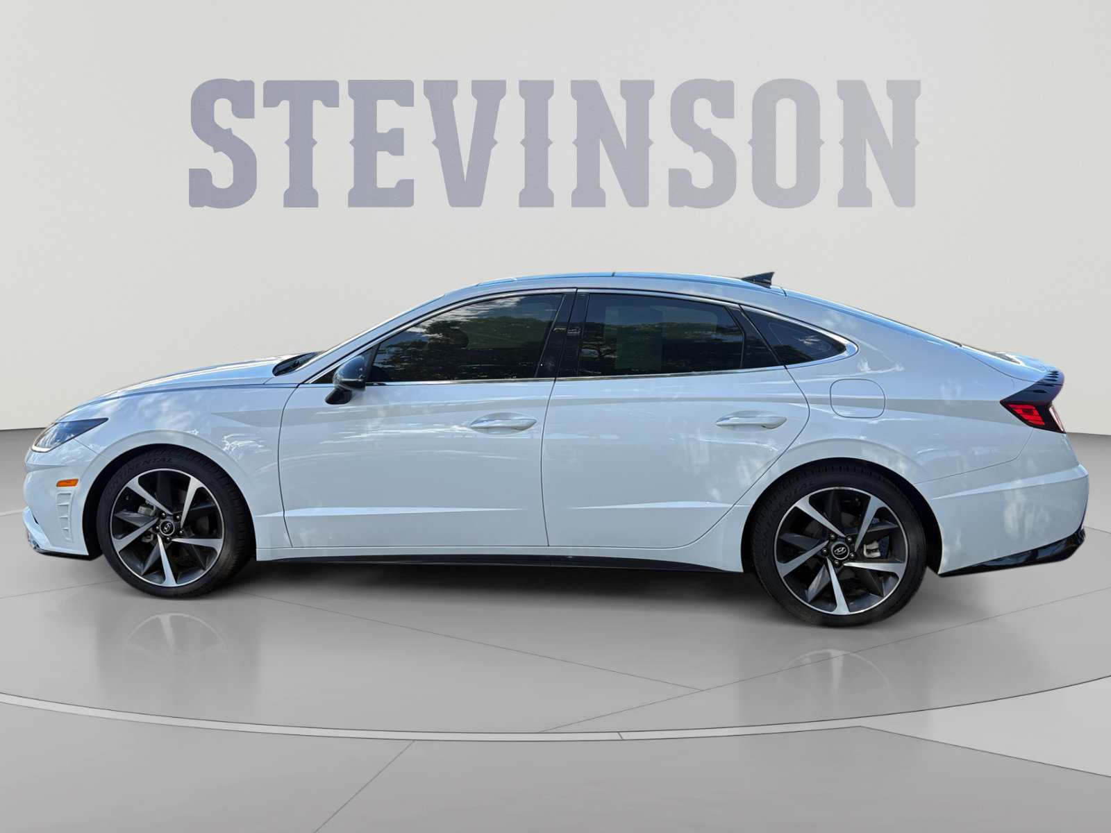Used 2023 Hyundai Sonata SEL Plus w/ Cargo Package FWD image 2