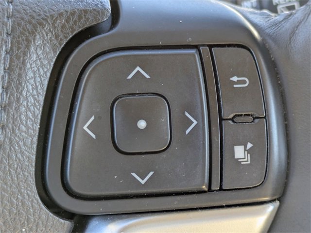 Used 2016 Toyota Highlander XLE image 27