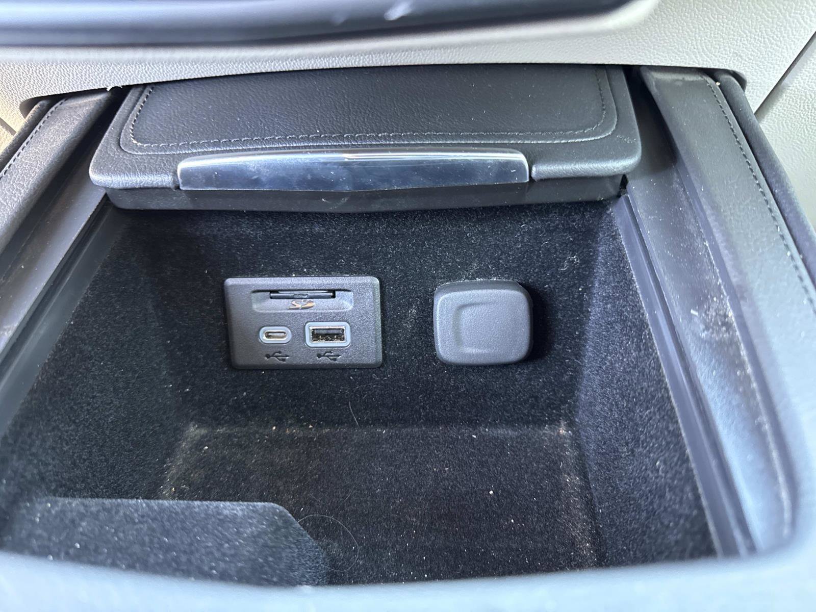 Used 2019 Cadillac XT4 Premium Luxury w/ Technology Package image 27