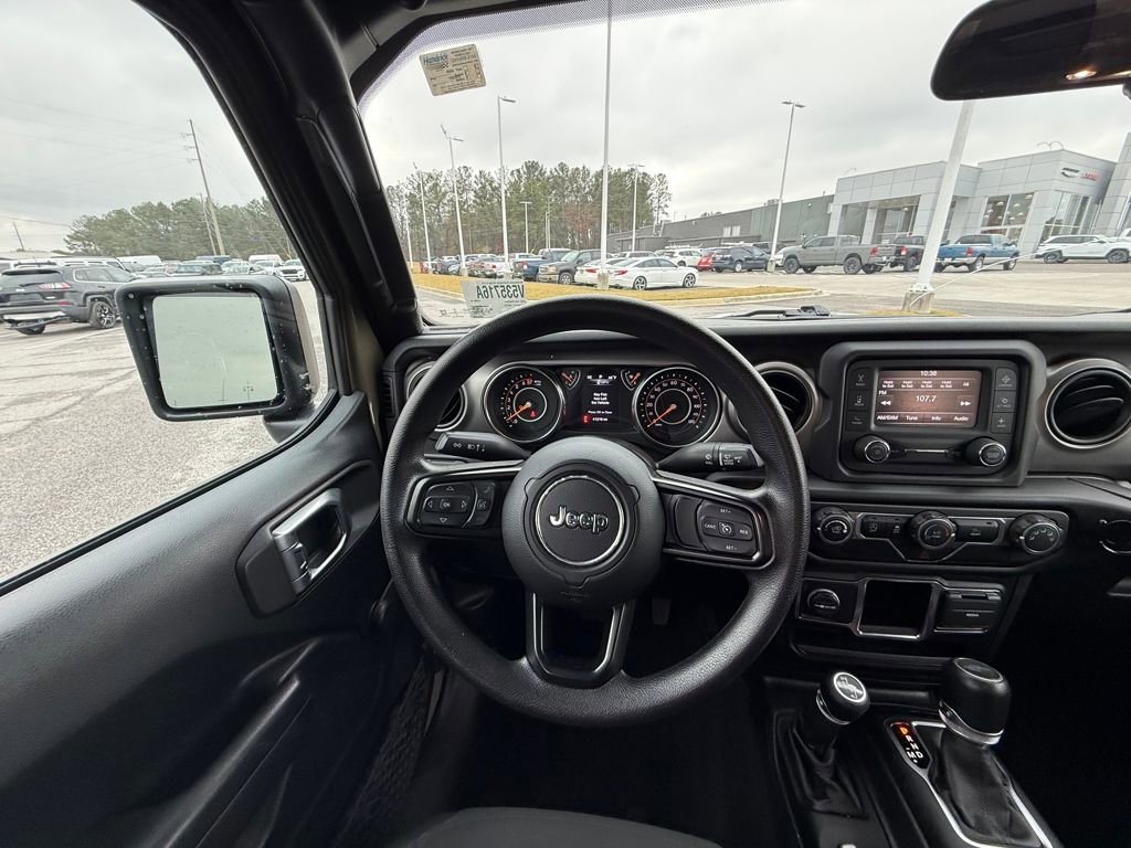Used 2020 Jeep Gladiator Sport image 10