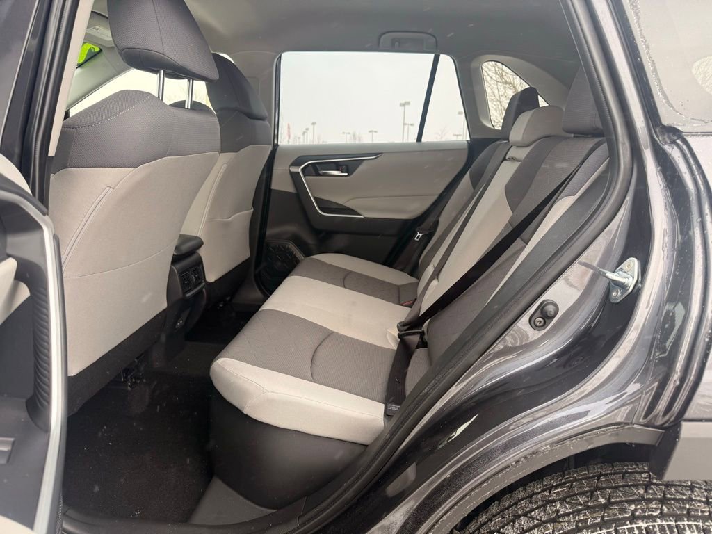 Used 2025 Toyota RAV4 XLE image 21