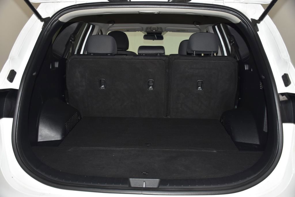 Used 2020 Hyundai Santa Fe SE image 27