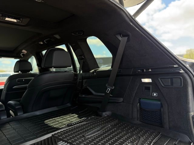 Used 2024 BMW ALPINA XB7 image 30
