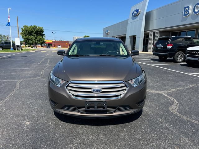 Used 2016 Ford Taurus SE FWD image 2