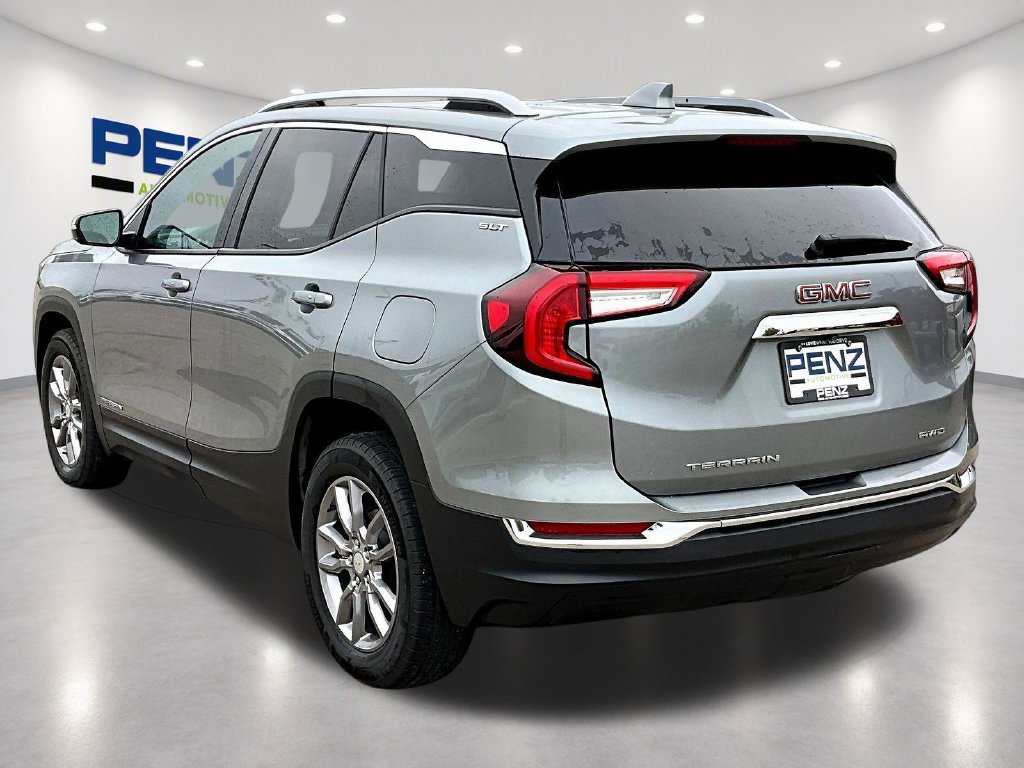 Used 2023 GMC Terrain SLT AWD/4WD image 8