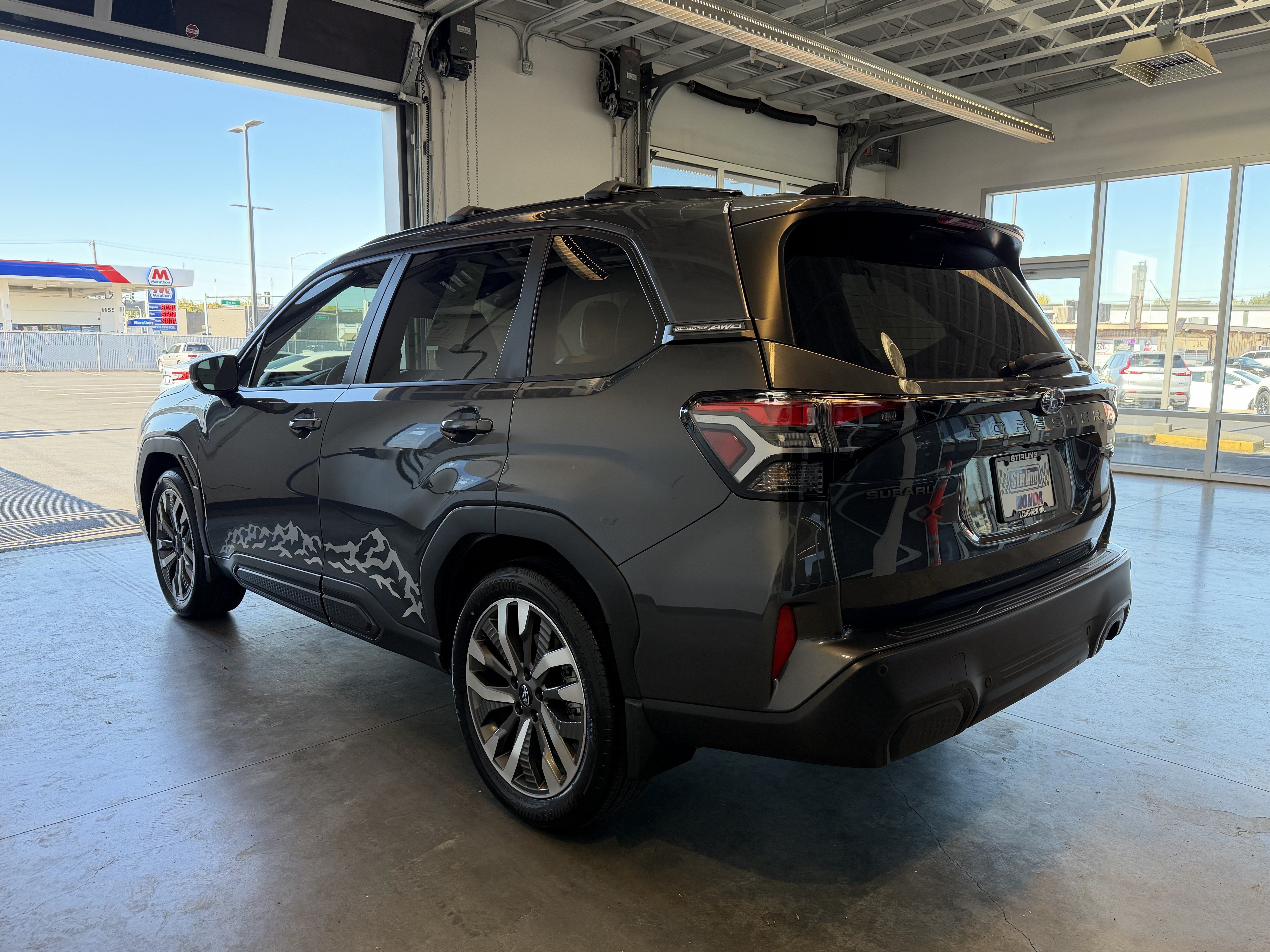 Used 2025 Subaru Forester Touring w/ Popular Package - Touring AWD/4WD image 5