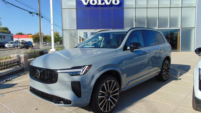 New 2026 Volvo XC90 B6 Ultra image 2