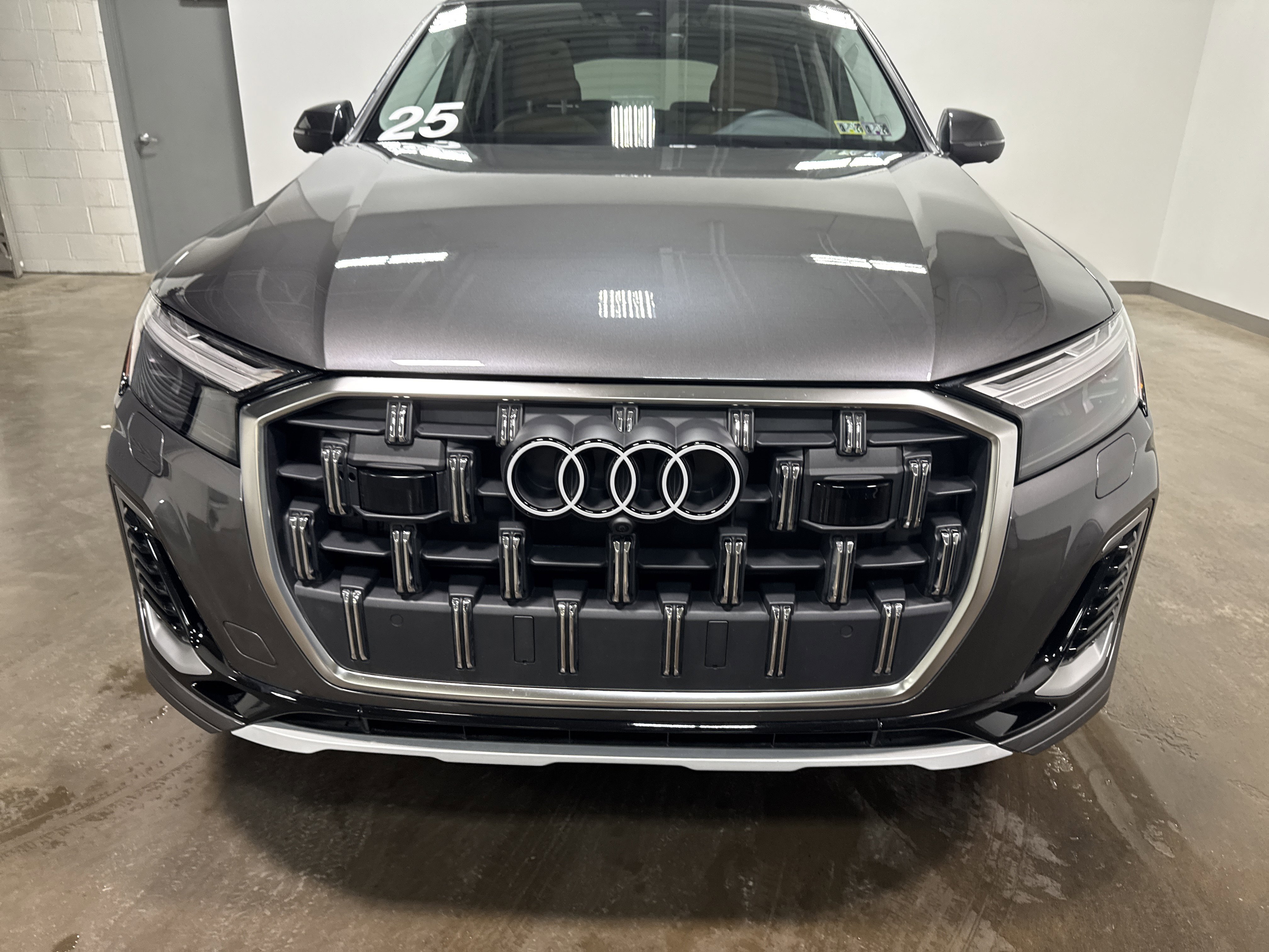 Used 2025 Audi Q7 3.0T Premium Plus image 8