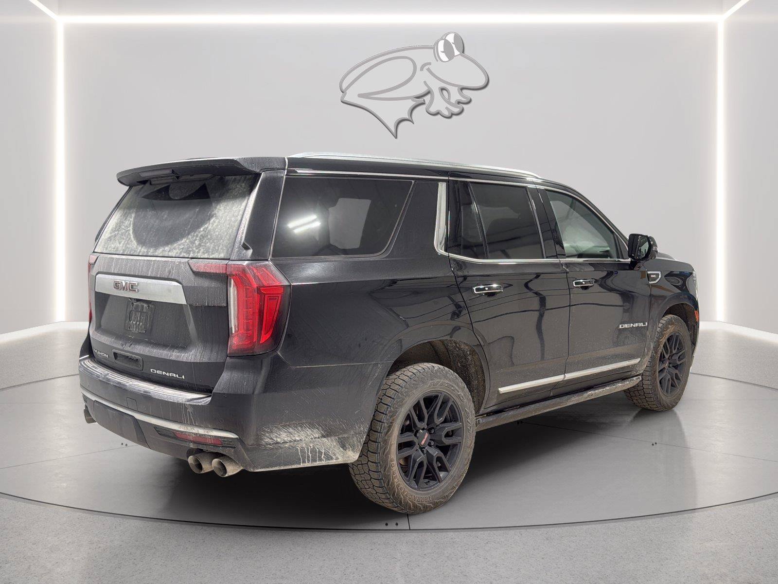 Used 2022 GMC Yukon Denali w/ Denali Premium Package AWD/4WD image 5