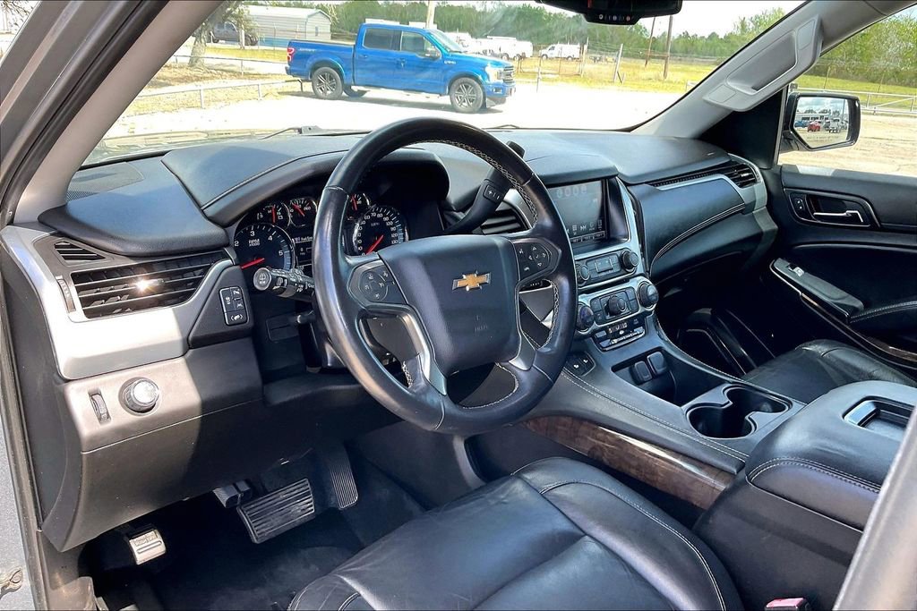 Used 2018 Chevrolet Suburban LT RWD image 14