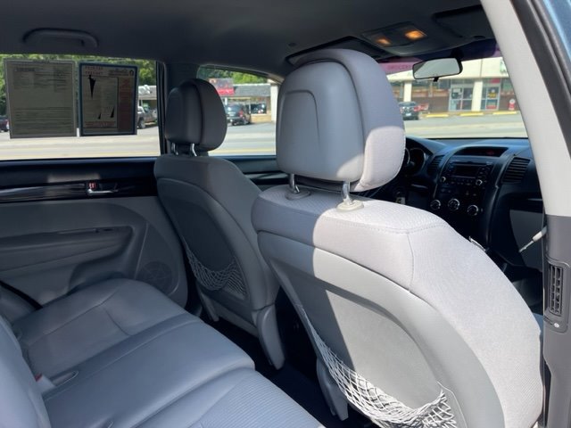 Used 2011 Kia Sorento LX image 16