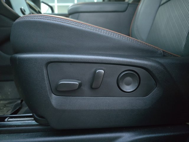 Used 2025 GMC Yukon AT4 image 29