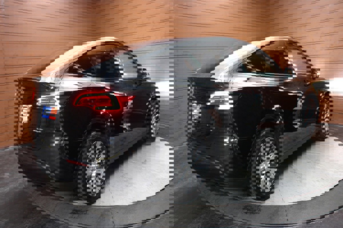 Used 2022 Tesla Model Y Long Range image 6