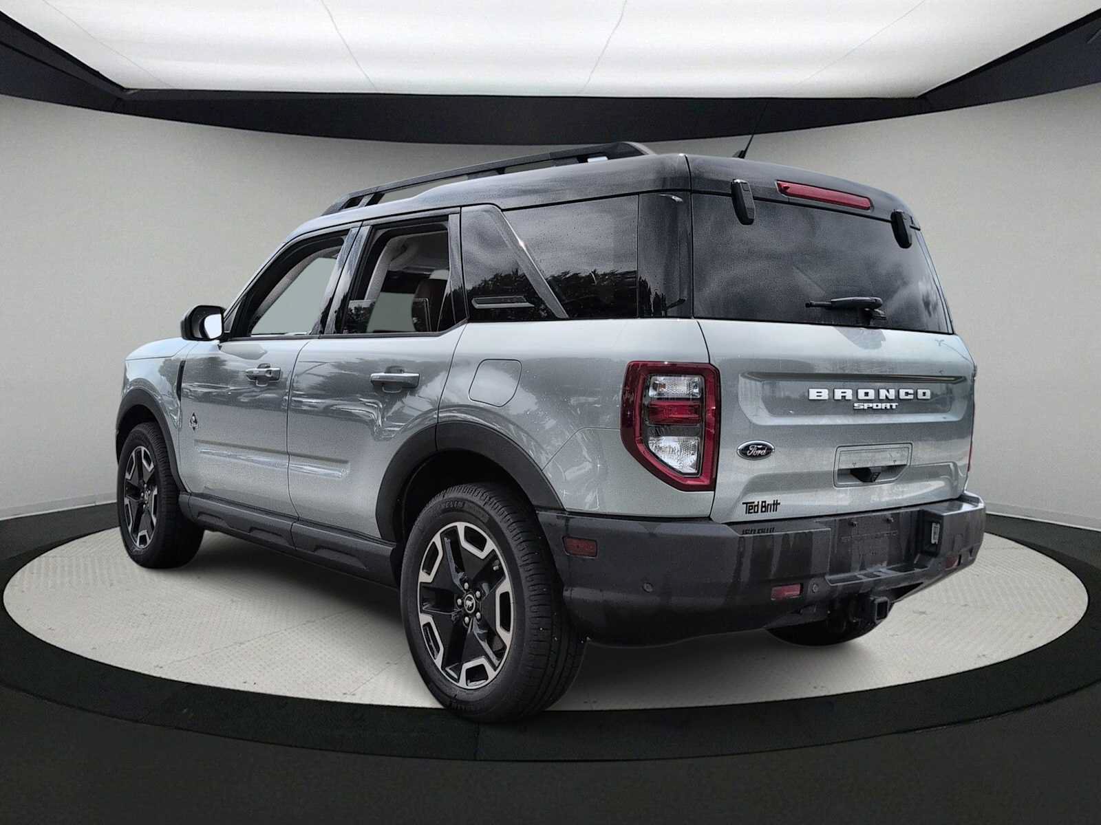 Used 2022 Ford Bronco Sport Outer Banks AWD/4WD image 6