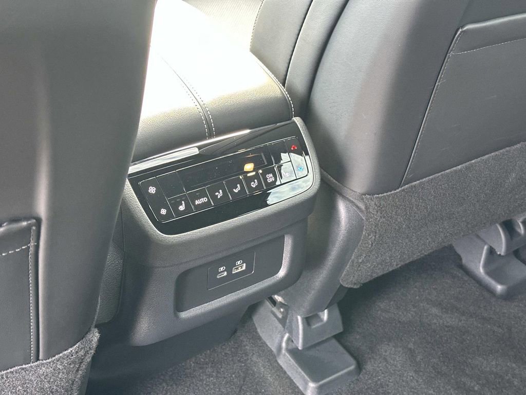 Certified 2025 INFINITI QX60 Luxe w/ Black Edition image 33