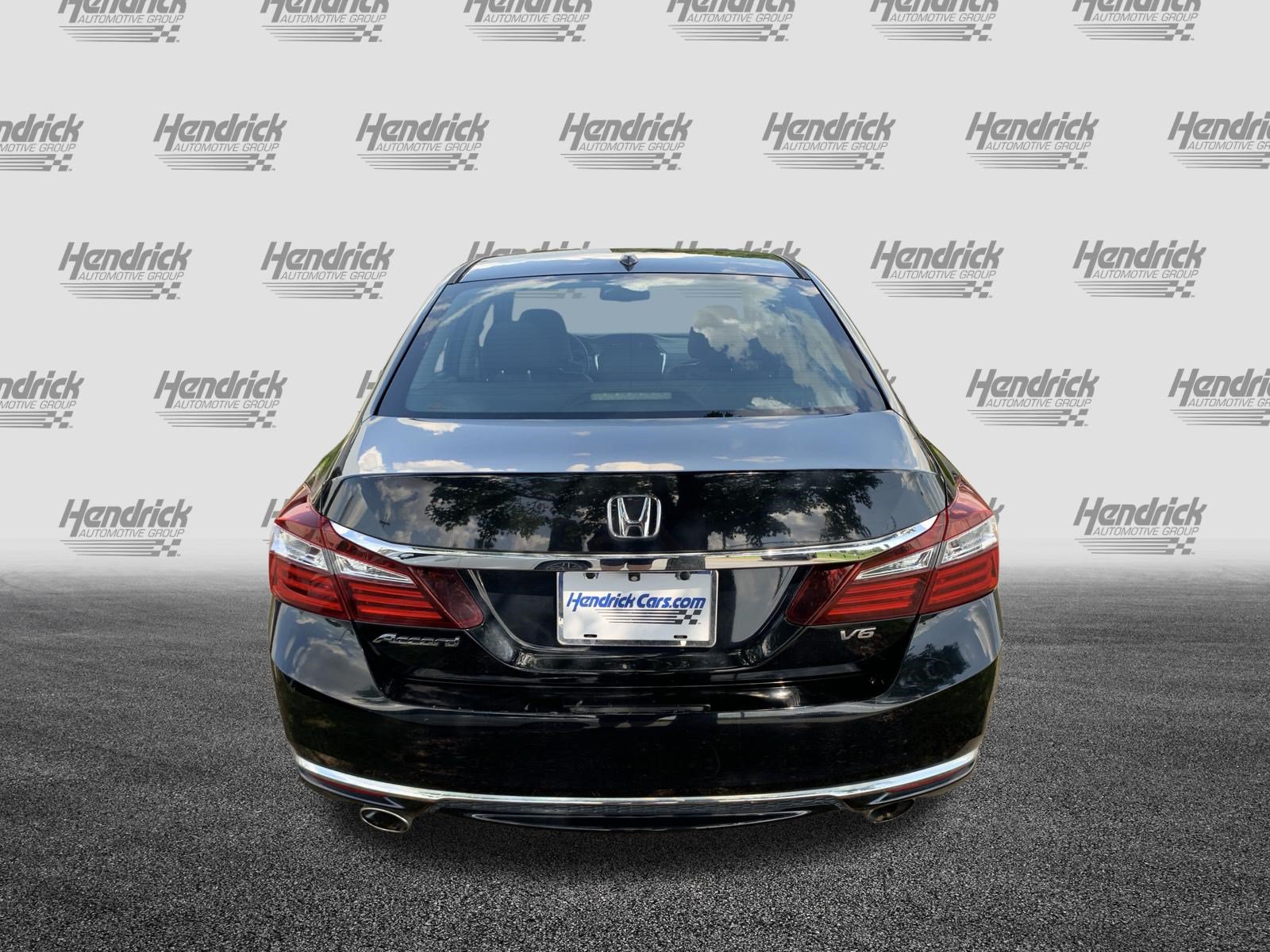 Used 2017 Honda Accord EX-L image 9