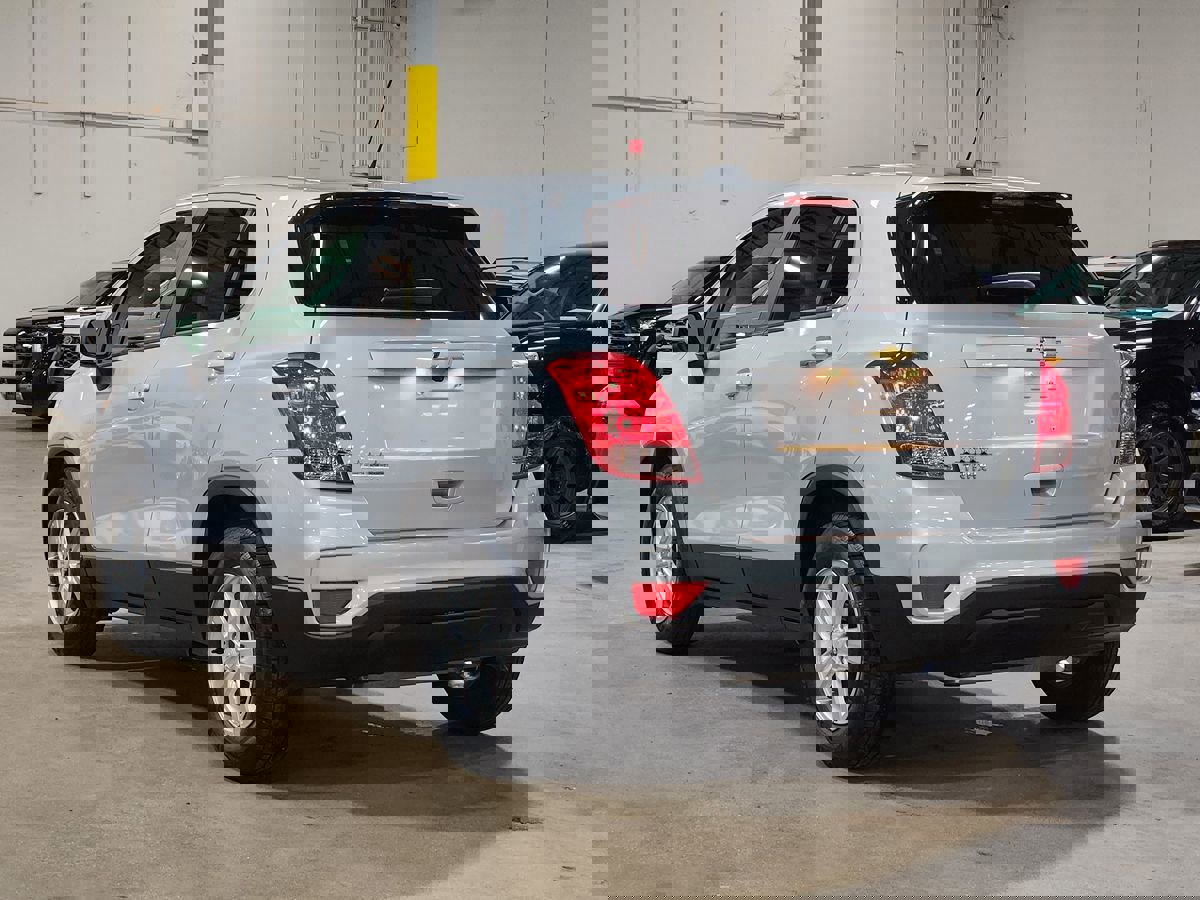 Used 2022 Chevrolet Trax LS w/ Tint and Cruise Package image 11