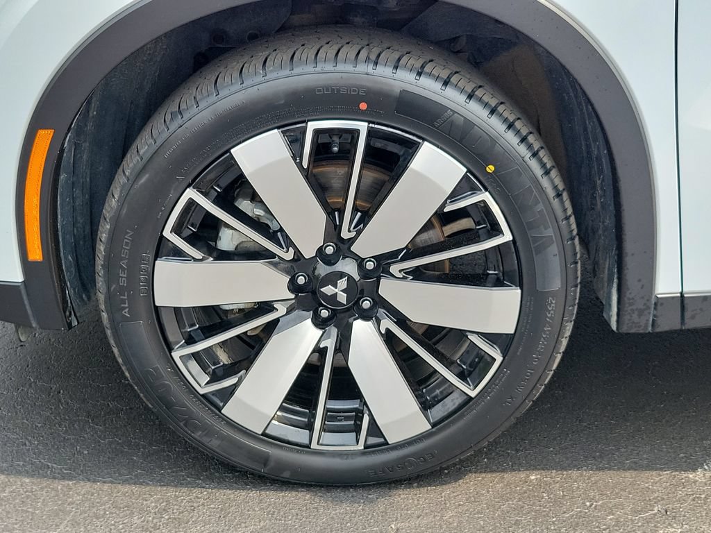 Used 2025 Mitsubishi Outlander SE AWD/4WD image 5