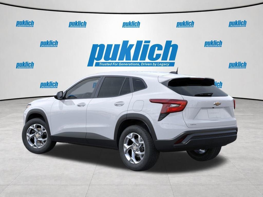 New 2026 Chevrolet Trax LS w/ LS Convenience Package FWD image 4