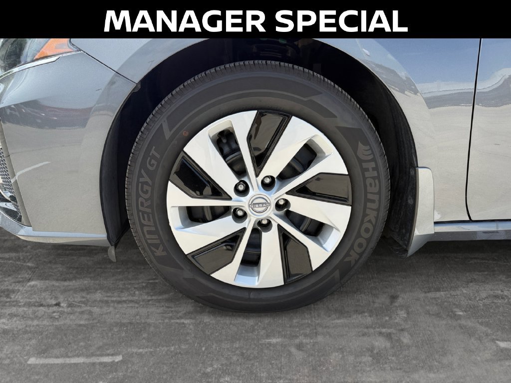 Used 2025 Nissan Altima 2.5 S FWD image 9