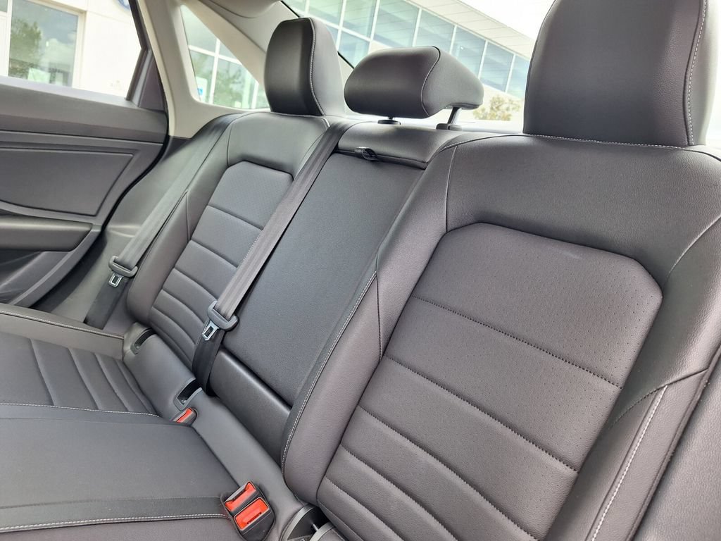 Used 2023 Volkswagen Jetta SE w/ Panoramic Sunroof Package FWD image 23