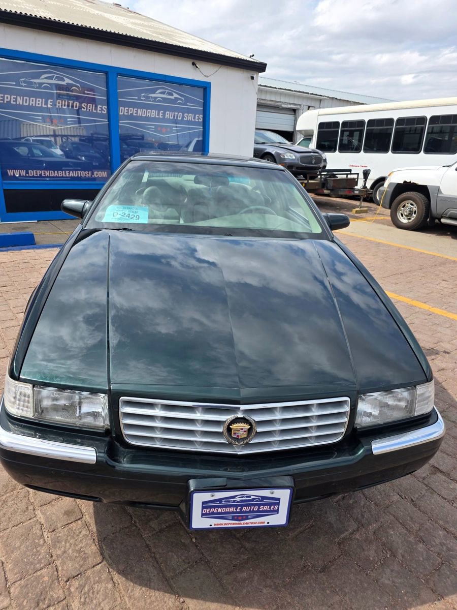 Used 2000 Cadillac Eldorado ESC w/ Comfort/Convenience Pkg FWD image 2