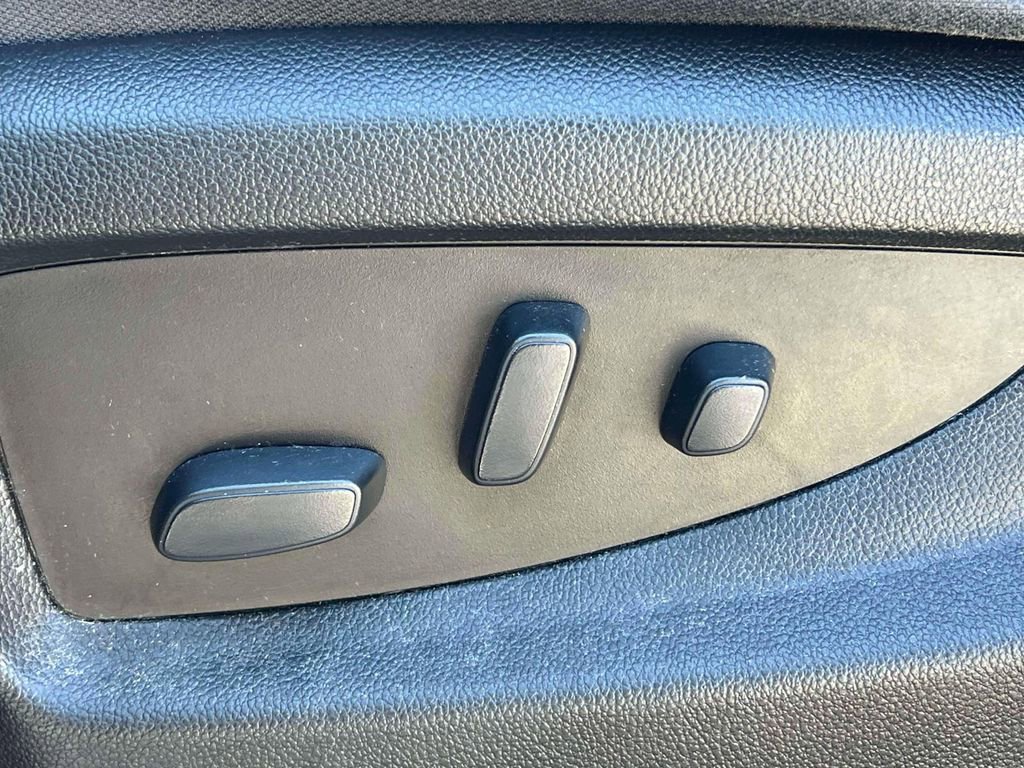 Used 2018 Chevrolet Silverado 1500 LT w/ All Star Edition AWD/4WD image 20