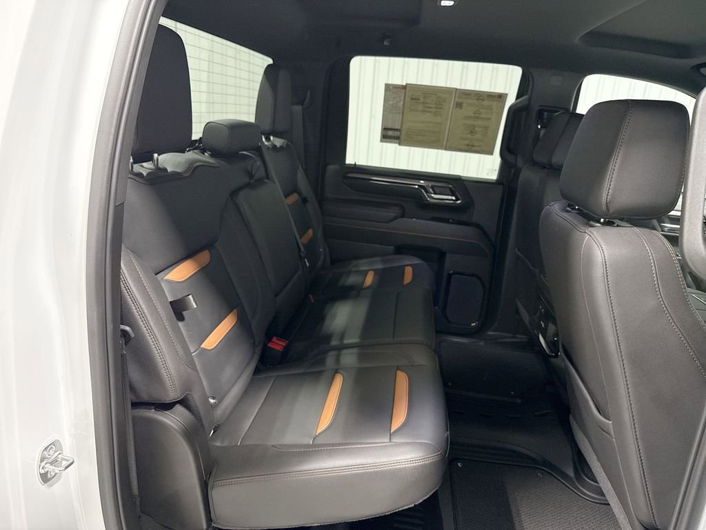 Used 2025 GMC Sierra 2500 AT4 image 28