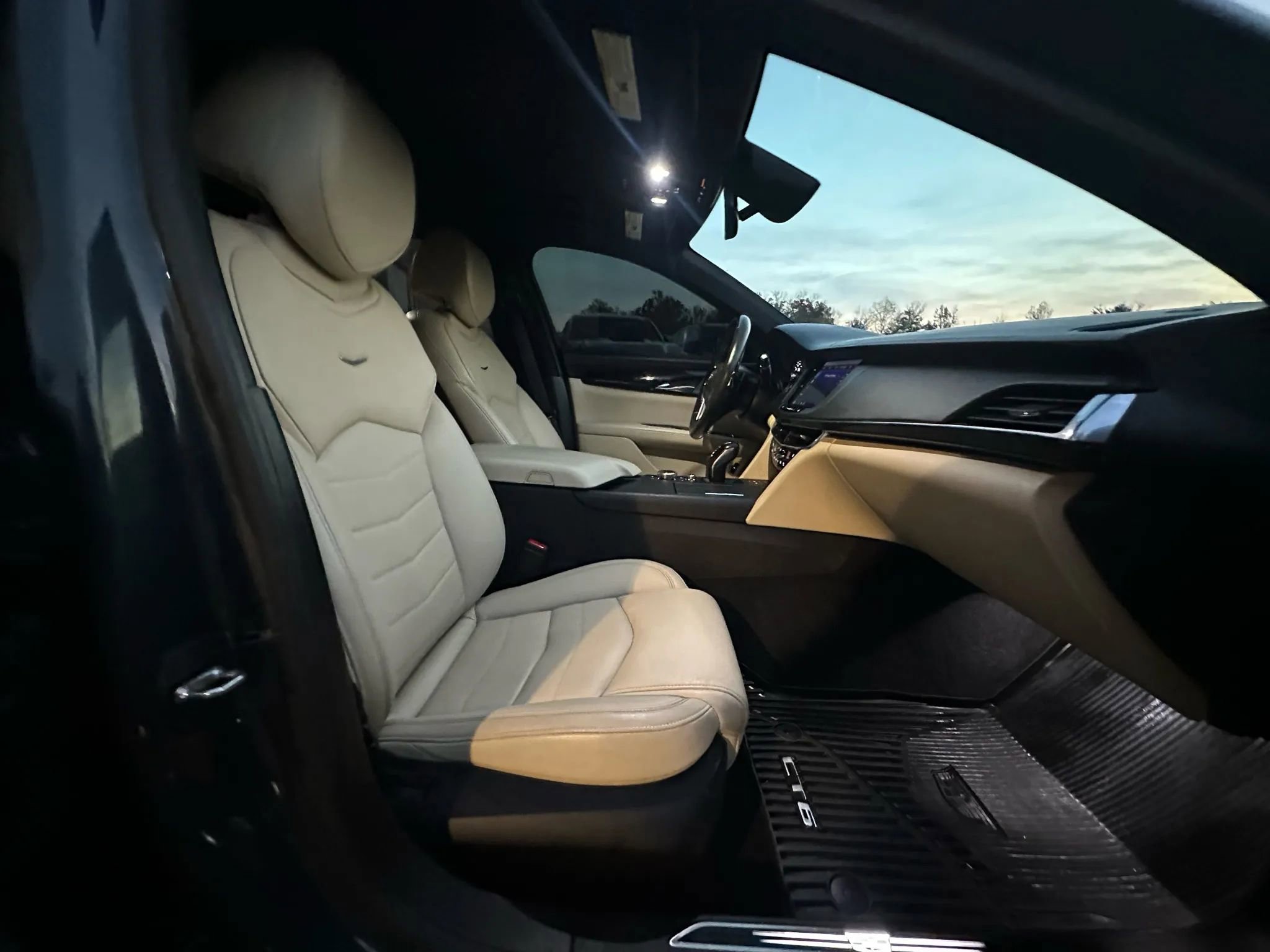 Used 2019 Cadillac CT6 Luxury w/ Driver Awareness Package image 9