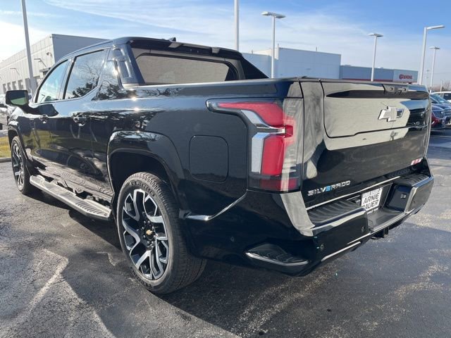 Used 2024 Chevrolet Silverado EV RST image 4