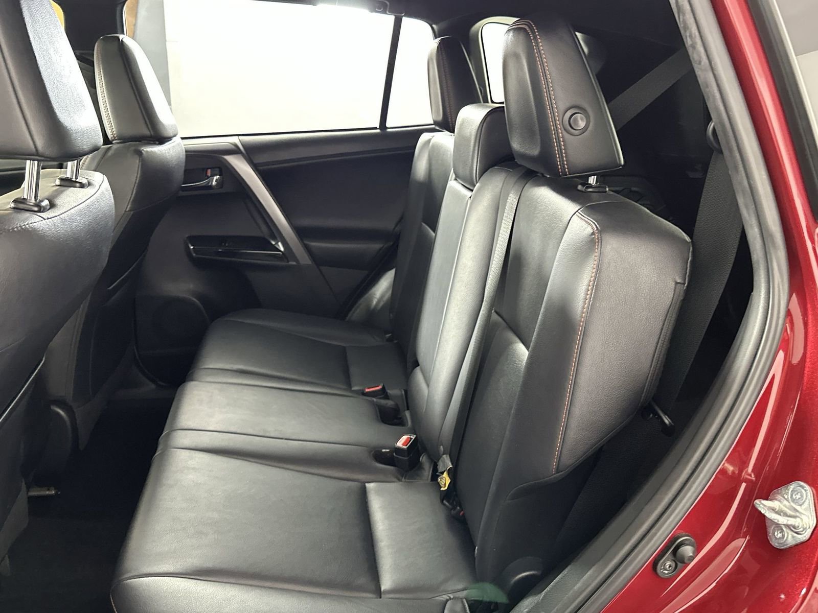 Used 2018 Toyota RAV4 SE w/ Power Extra Value Package FWD image 23