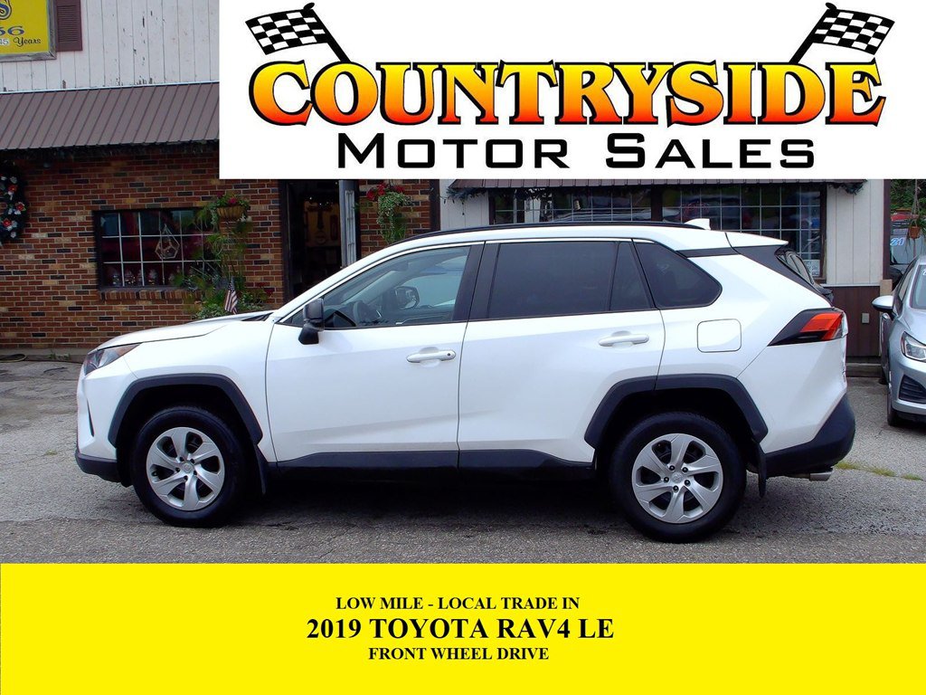 Used 2019 Toyota RAV4 LE w/ Carpet Mat Package FWD image 1