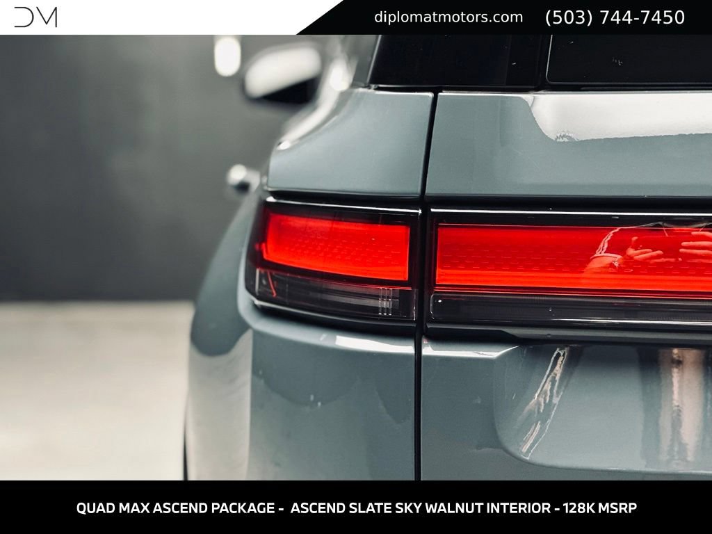Used 2026 Rivian R1S Premium AWD/4WD image 14