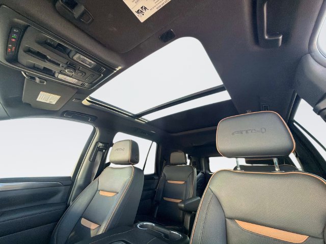 Used 2023 GMC Yukon AT4 w/ AT4 Premium Plus Package AWD/4WD image 29