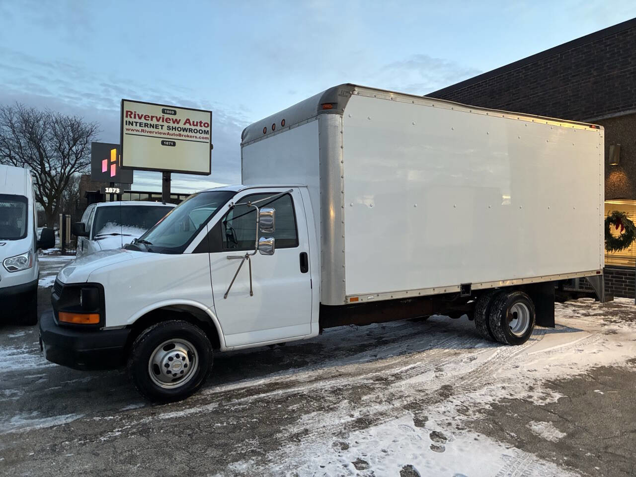 Used 2004 Chevrolet Express 3500 image 10